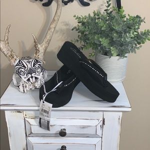 Cobian size 8 flat form flip flops